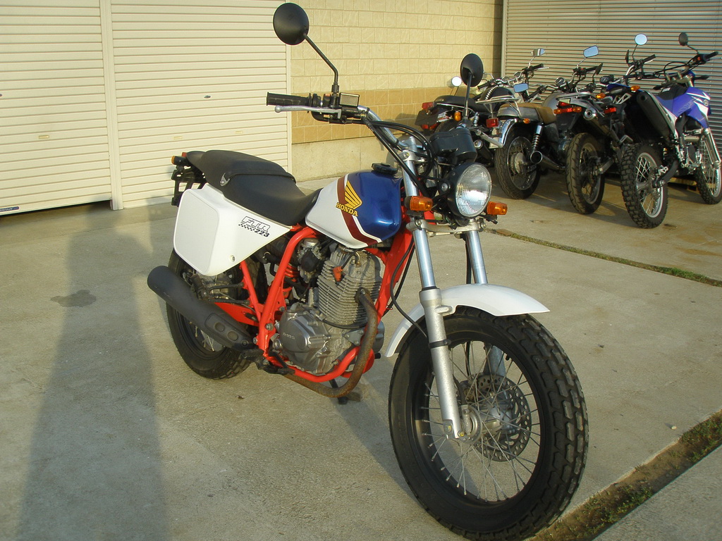 5582 Honda FTR223 005.jpg